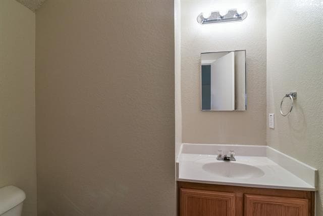 Building Photo - 2106 Delaford Dr