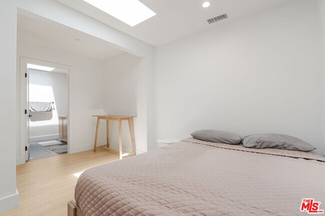Building Photo - 5737 Allott Ave