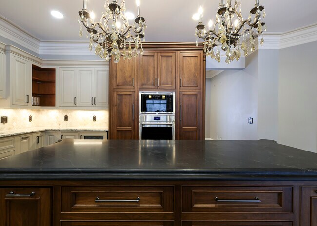 Building Photo - 9020 Whisperinghill Dr