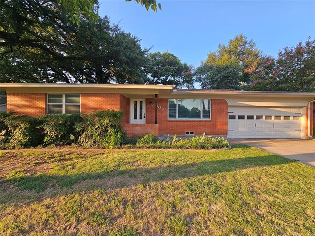 Building Photo - 800 Valley View Dr