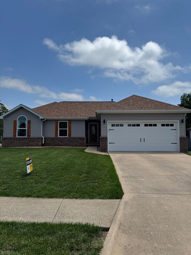 Primary Photo - Gorgeous 3 Bedroom home for rent in Nixa, MO!