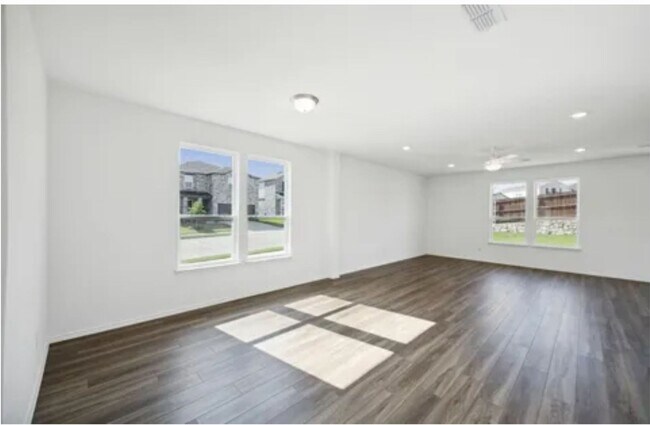 Building Photo - 701 Union Dr