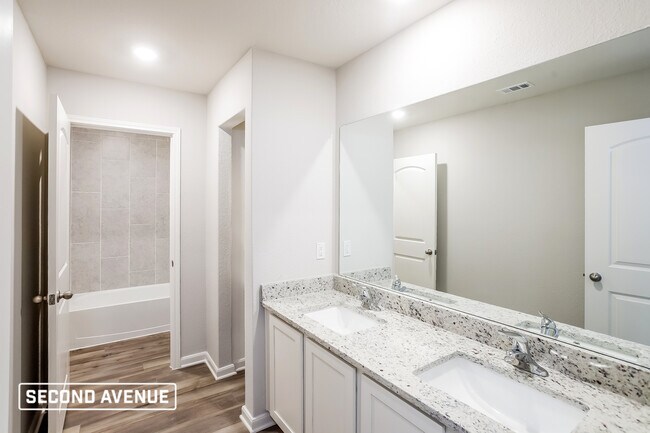 Building Photo - 2017 Jeanine Dr