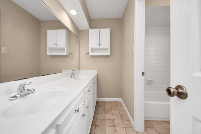 Building Photo - 15603 Stoney Fork Dr