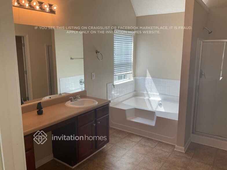 Building Photo - 362 Kentwood Springs Dr