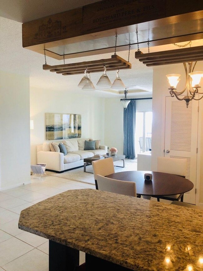 Building Photo - 1002 S Harbour Island Blvd