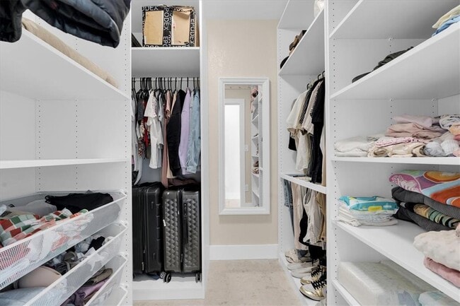 Building Photo - 518 77th Ave