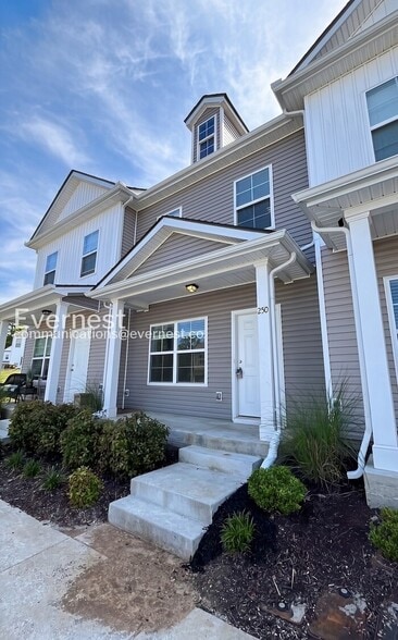 Building Photo - 250 Tara Ct