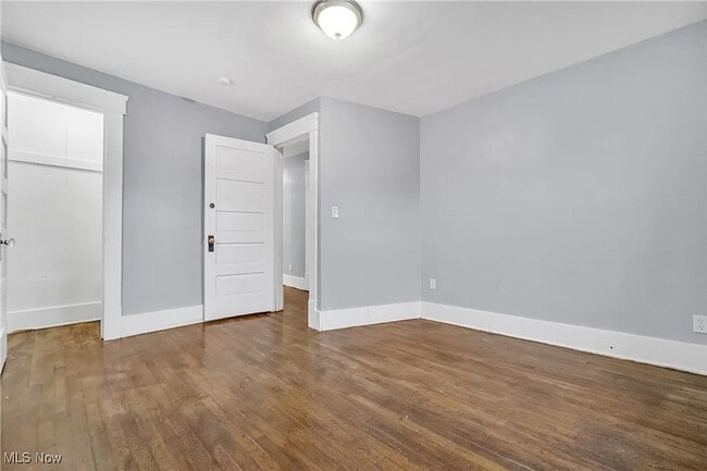 Building Photo - 412 W 28th St