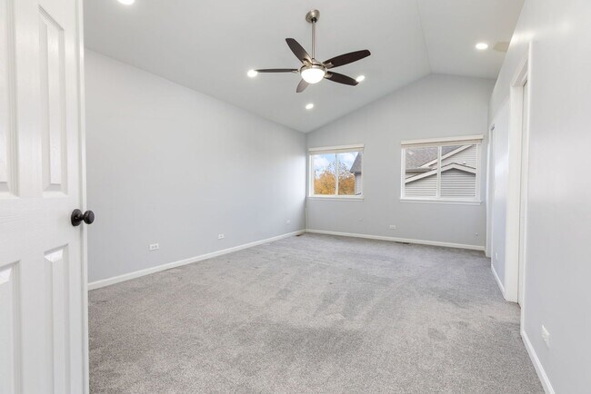 Building Photo - Incredibly beautiful 4 Bedroom 2.5 Bath Home