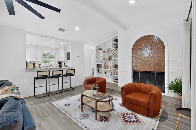 Building Photo - 3508 Grande Bulevar Blvd