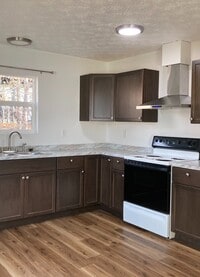 Building Photo - Peck Ave