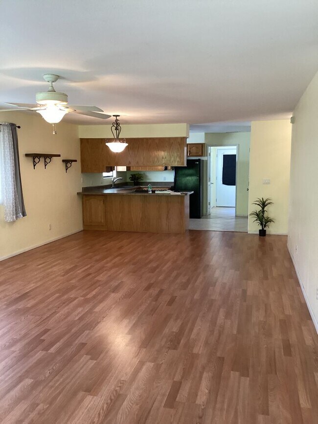 Building Photo - 439 Foxfire Ln