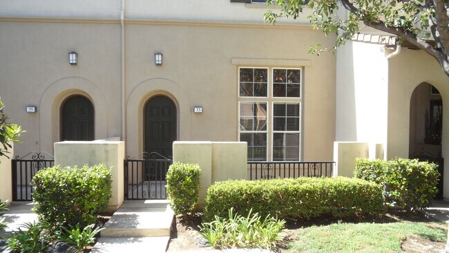 Building Photo - 33 Bonsall