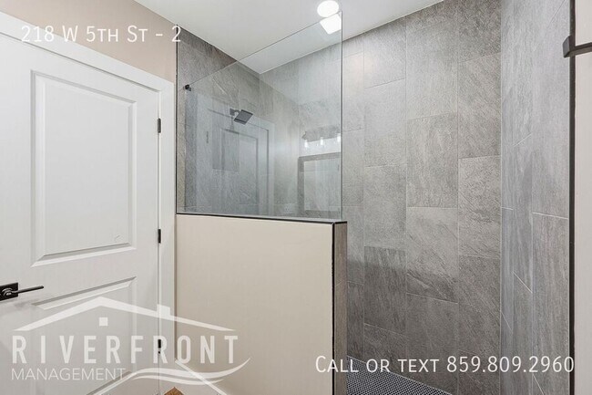 Building Photo - 218 W 5th St