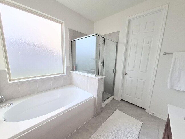 Building Photo - 41818 Buckskin