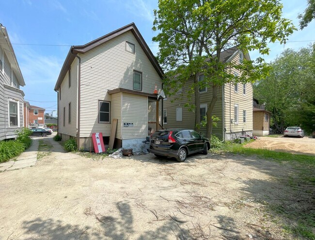 Building Photo - 1125 Bowen Ct