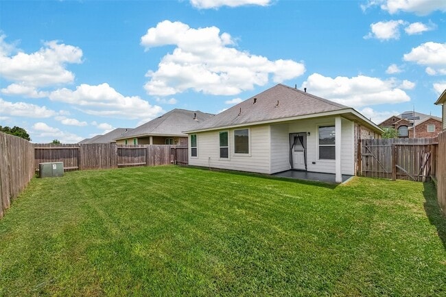 Building Photo - 1251 S Maple Dr