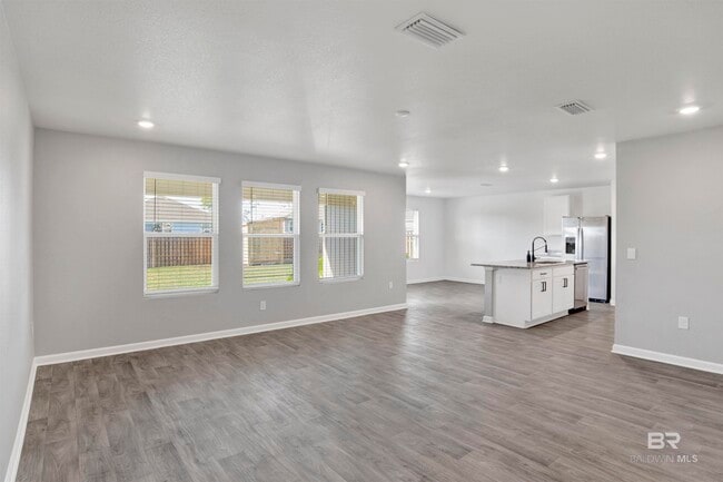 Building Photo - 3191 Camino Real Lp