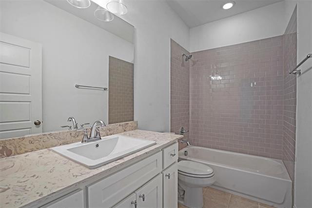 Building Photo - 6348 Oakbend Cir