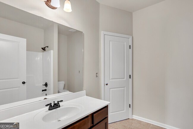 Building Photo - 568 Garden View Ct