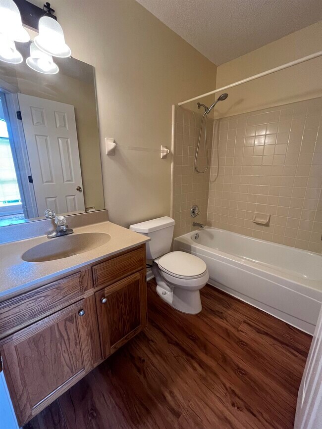Building Photo - 4558 Kings Grant Dr