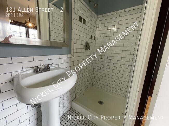 Building Photo - 181 Allen St