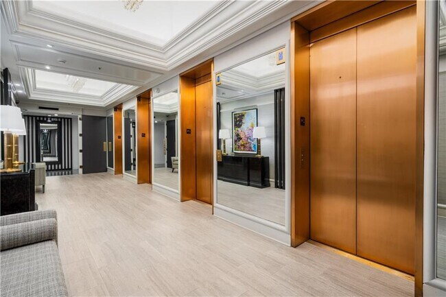 Building Photo - 2660 Peachtree Rd NW