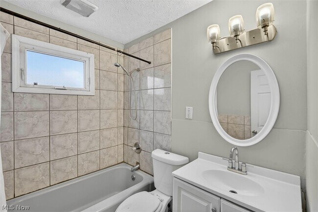 Building Photo - 12912 Maplerow Ave