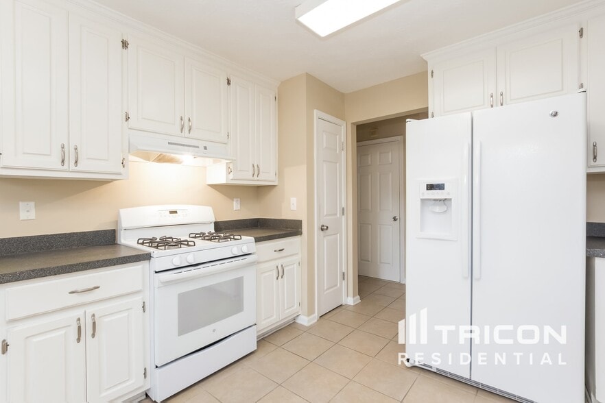 Building Photo - 720 Cayla Ann Ct