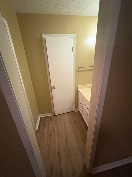 Building Photo - 3639 Castle Ridge Rd