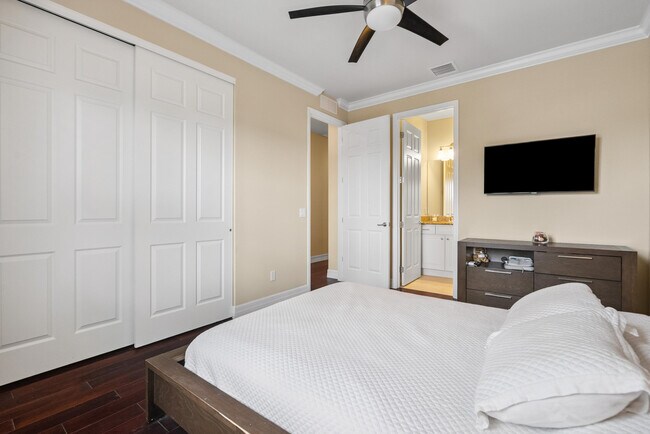 Building Photo - 2815 Sunbury Dr