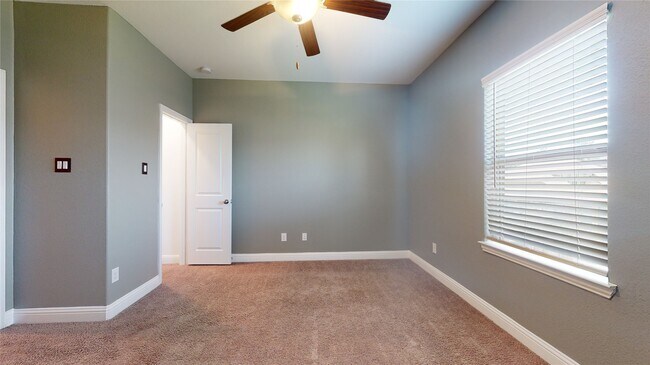 Building Photo - 17351 Grand Canyon Rd