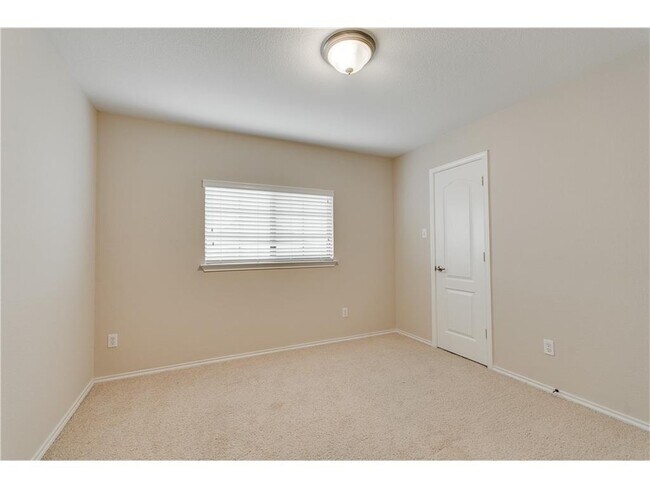 Building Photo - 524 Castebar Dr