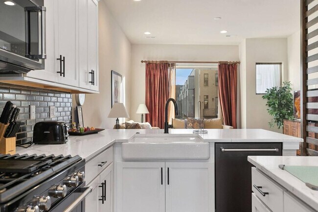 Building Photo - 1688 Quitman St