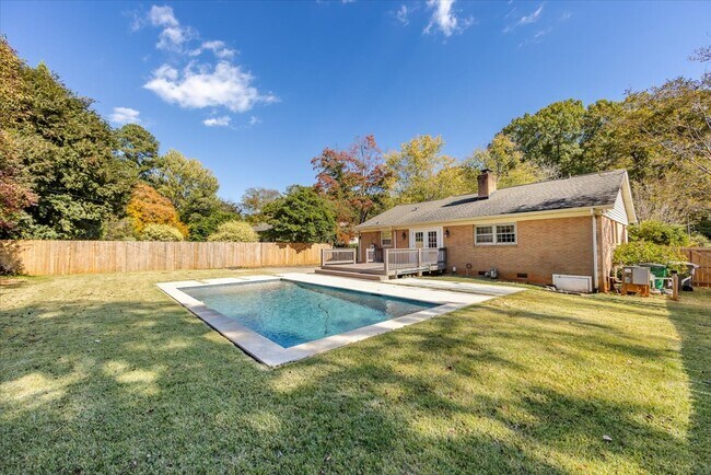 Building Photo - 5400 Farmbrook Dr