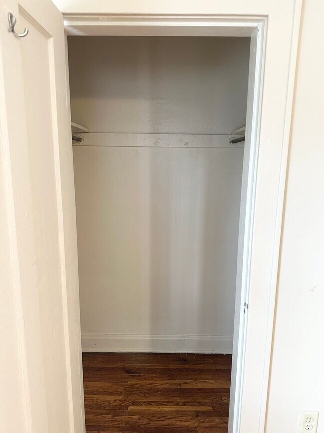 Building Photo - 66 W California Ave