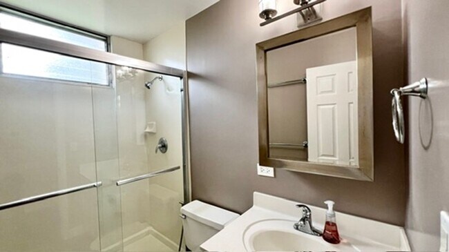 Building Photo - AVAILABLE NOW! Spacious 3-Bedroom, 2-Bath Corner-end Split-level Unit in Kaneohe with 1 Assigned ...