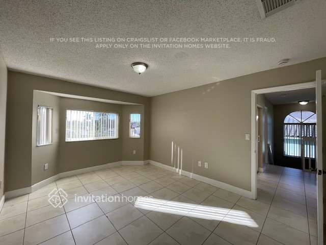 Building Photo - 16201 SW 141st Ave