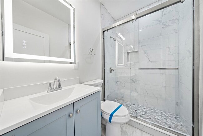 Building Photo - 417 Commercial St