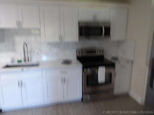 Building Photo - 3845 Victoria Dr