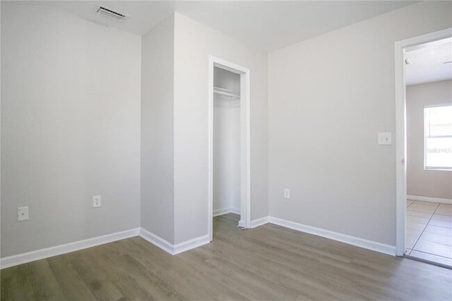 Building Photo - 1205 Ave F