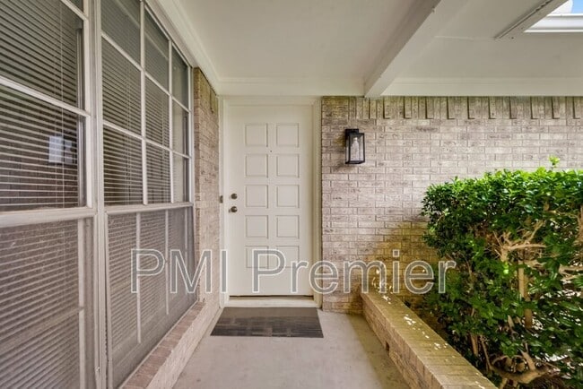 Building Photo - 411 Tiffany Trail