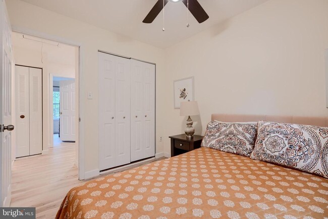 Building Photo - 6608 Ducketts Ln