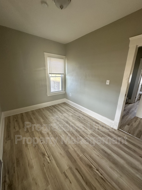 Building Photo - 4301 W 41st St