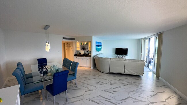 Building Photo - 5420 N Ocean Dr