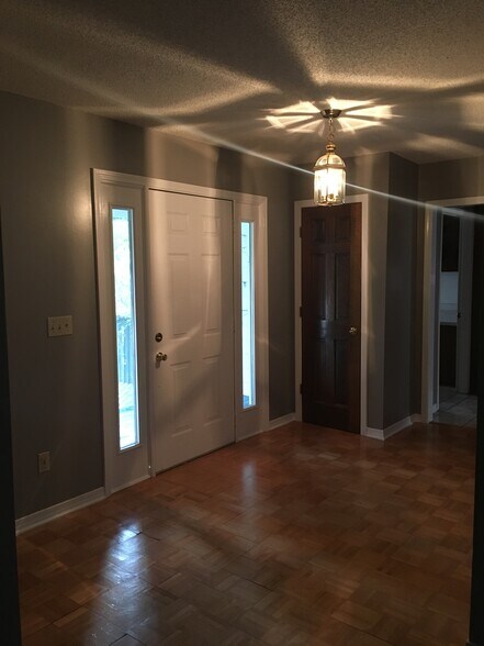 Building Photo - 1886 Lodgepole Dr