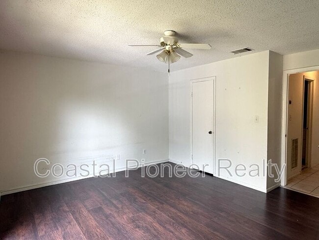 Building Photo - 7573 Abonado Rd