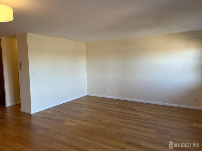 Building Photo - 123 S Adelaide Ave