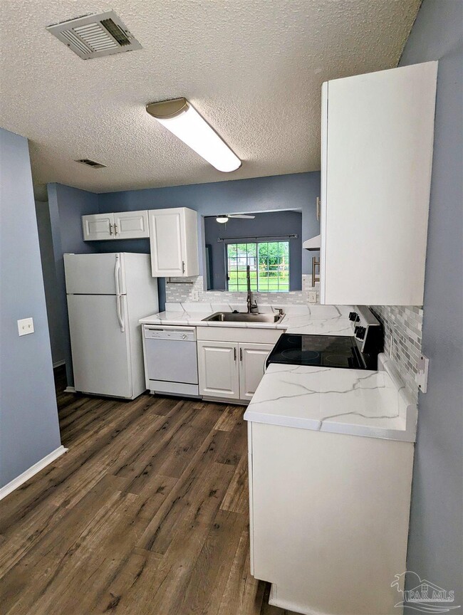Building Photo - 2466 Redoubt Ave
